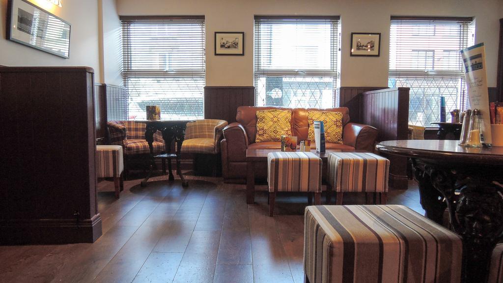 Dalton Inn Hotel Клэрморрис Экстерьер фото