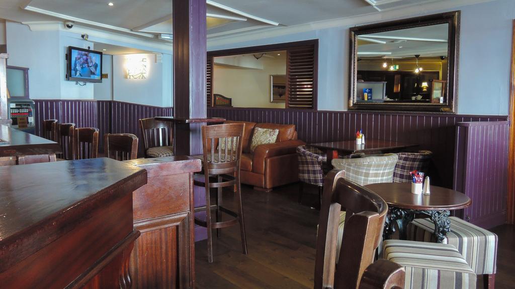 Dalton Inn Hotel Клэрморрис Экстерьер фото