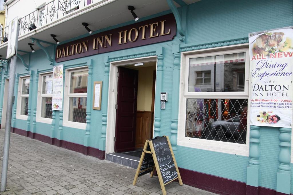 Dalton Inn Hotel Клэрморрис Экстерьер фото